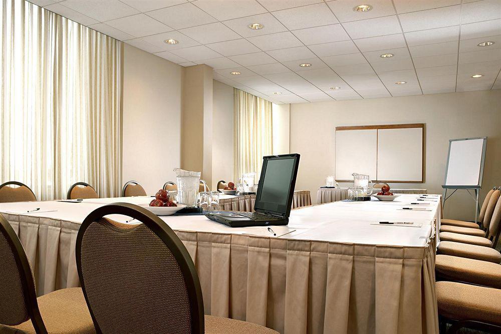 Four Points By Sheraton Toronto Airport Mississauga Konforlar fotoğraf